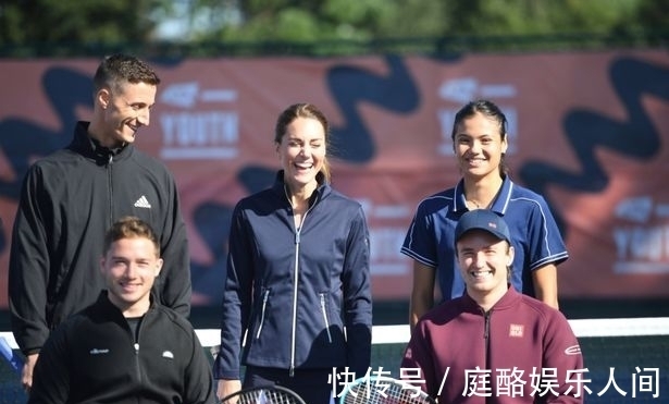 出敏锐的嗅 出敏锐的嗅