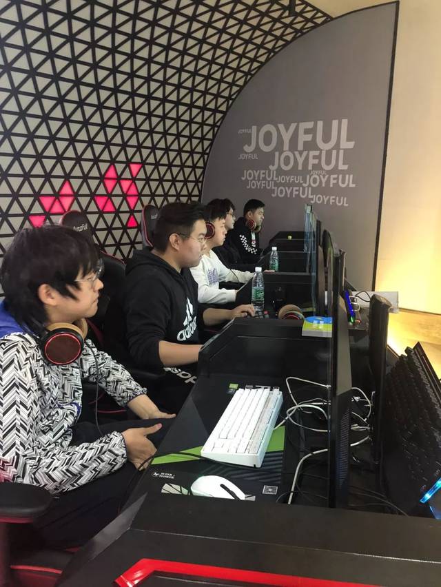 并在训练中 并在训练中